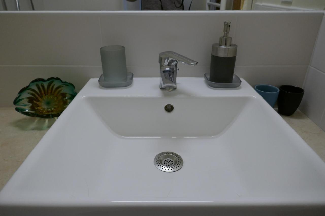 Appartment Near Louvre, Central Paris Exteriör bild