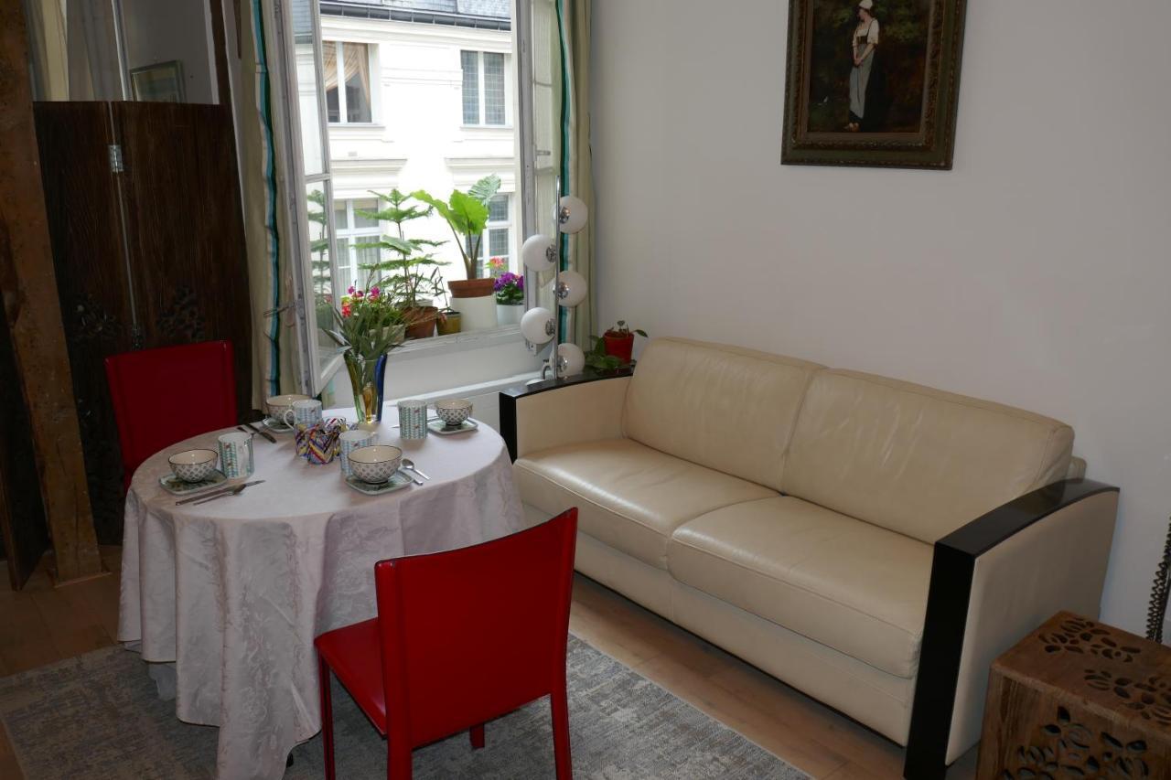 Appartment Near Louvre, Central Paris Exteriör bild